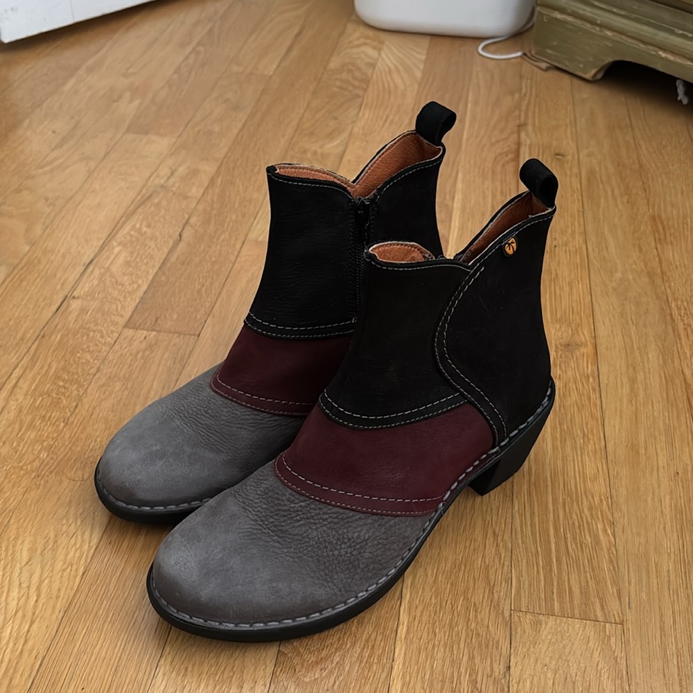Suede booties - Picture 2 of 6